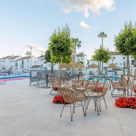Hotel Residencia Deportiva Rozarossa Estepona Exterior foto