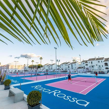 Hotel Residencia Deportiva Rozarossa Estepona Exterior foto