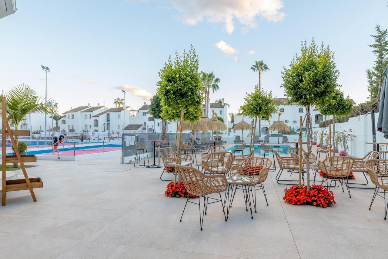 Hotel Residencia Deportiva Rozarossa Estepona Exterior foto